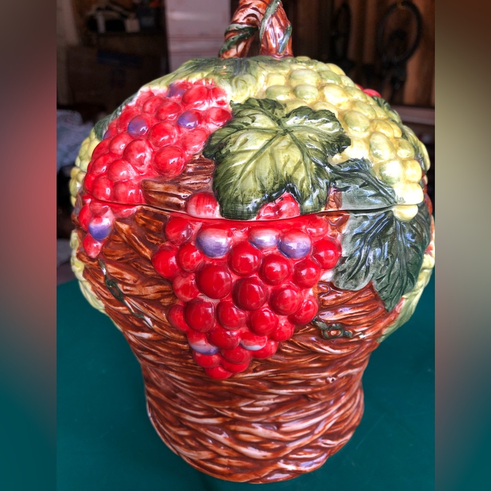 Cookie jar